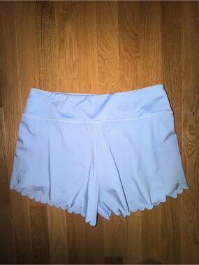 Tuckernuck Marisa Blue Scalloped Hem Athletic/ Performance Shorts SZ Small